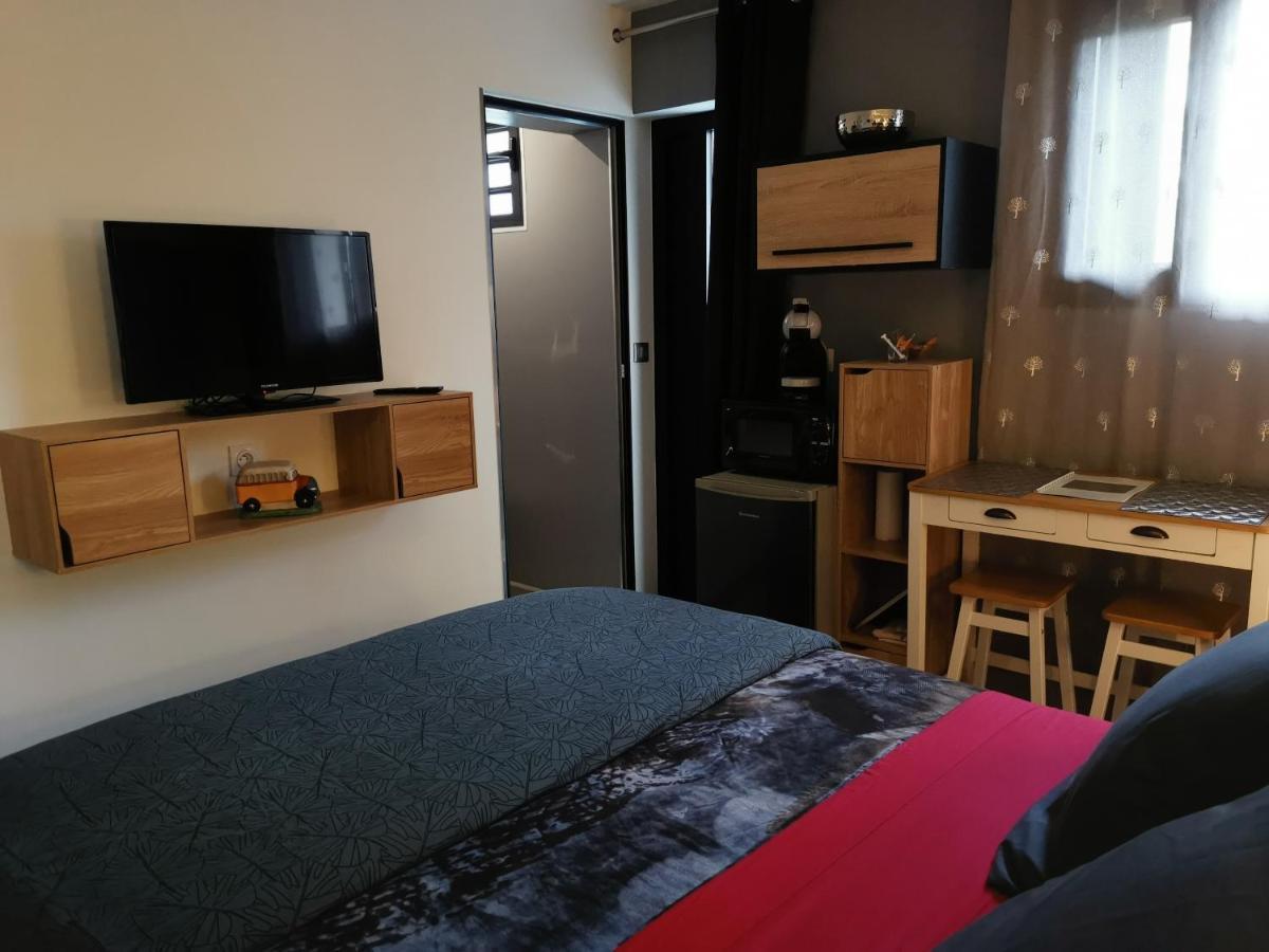 Hostal 170 Room 15 Service Appartement Le Tampon Kültér fotó